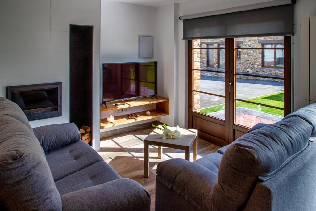 Apartamentos Rurales Lola Penarronda Кастропол Екстериор снимка