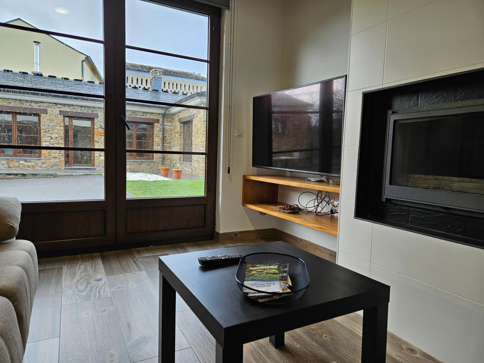 Apartamentos Rurales Lola Penarronda Кастропол Екстериор снимка