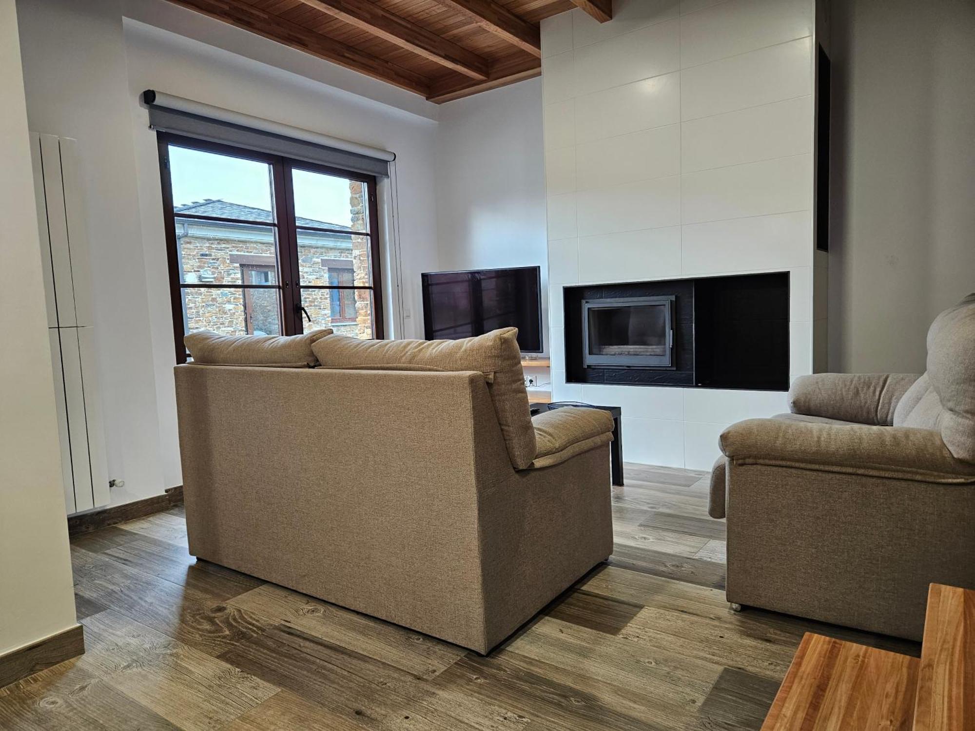 Apartamentos Rurales Lola Penarronda Кастропол Екстериор снимка